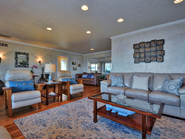 Santa Cruz Vacation Rental - 1600 West Cliff - Living room view